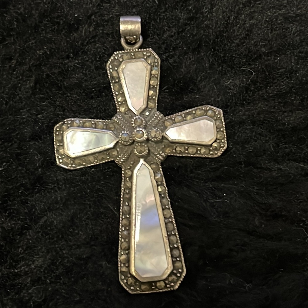 Mother of Pearl & 925 Stamped Sterling Silver Cross - Picture 7 of 17